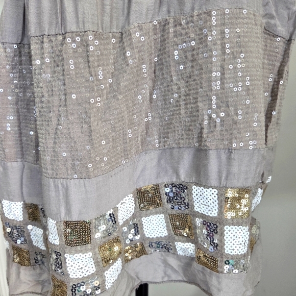 ⭐️Angela Mara Chic Taupe and Gold Sequin Top Size Med - Picture 3 of 5